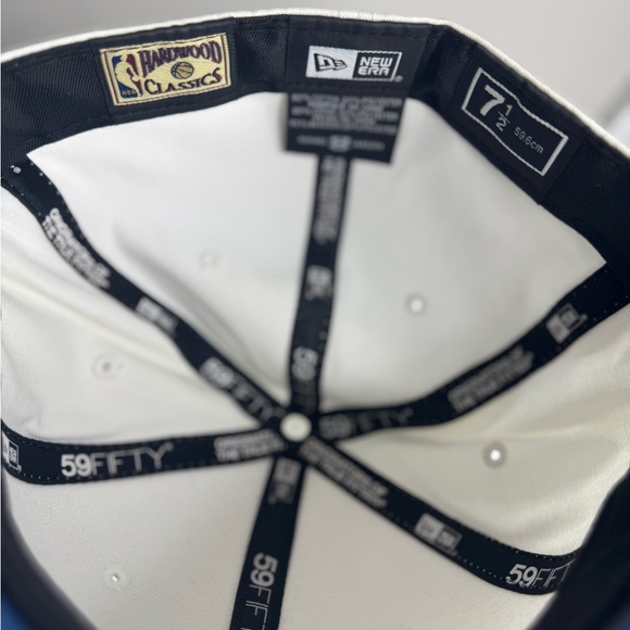 Chicago Bulls White & Blue Elephant Print Fitted New Era Hat Size 7 1/2 - Picture 6 of 8